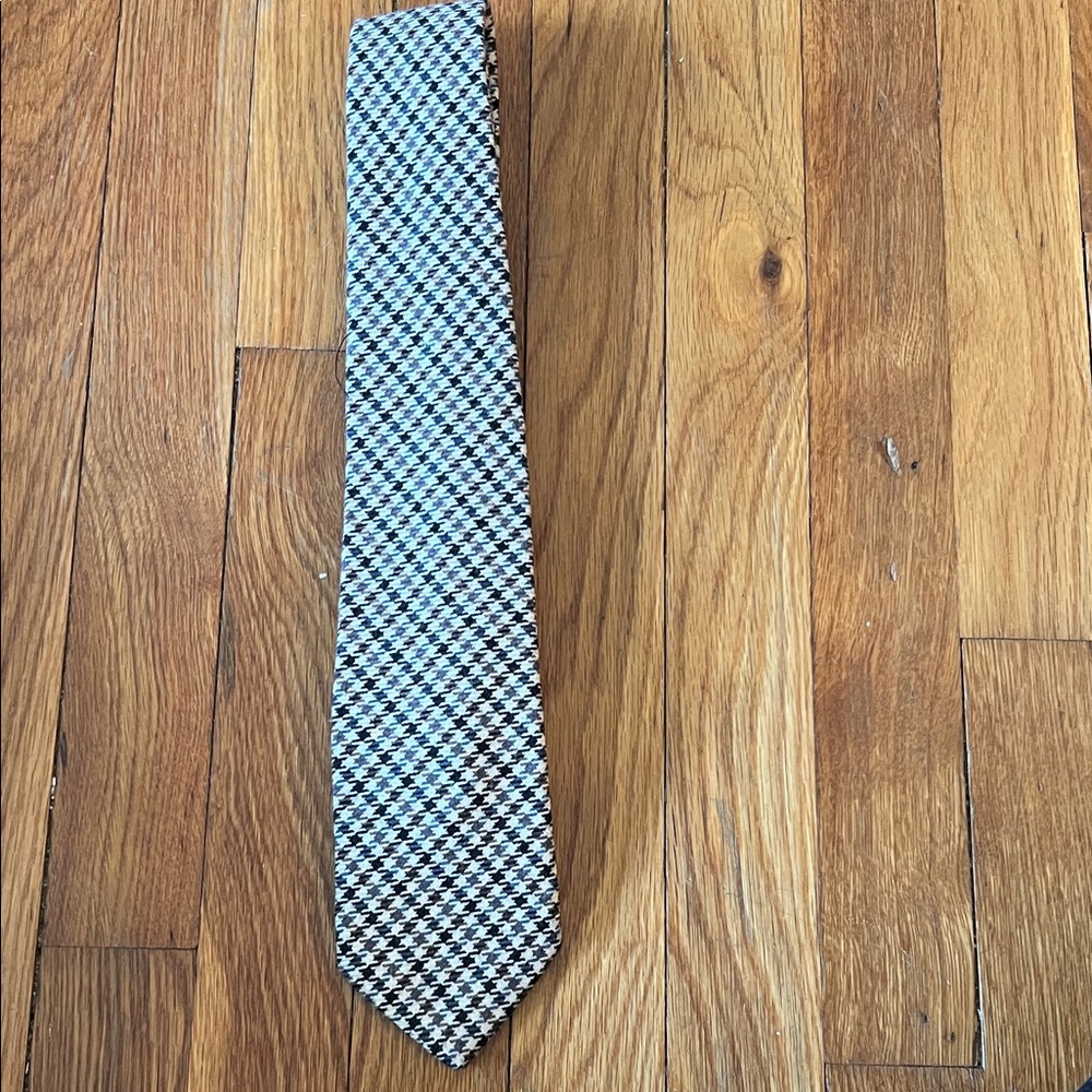 Black Brown 1826 Houndstooth Tie in Black and White